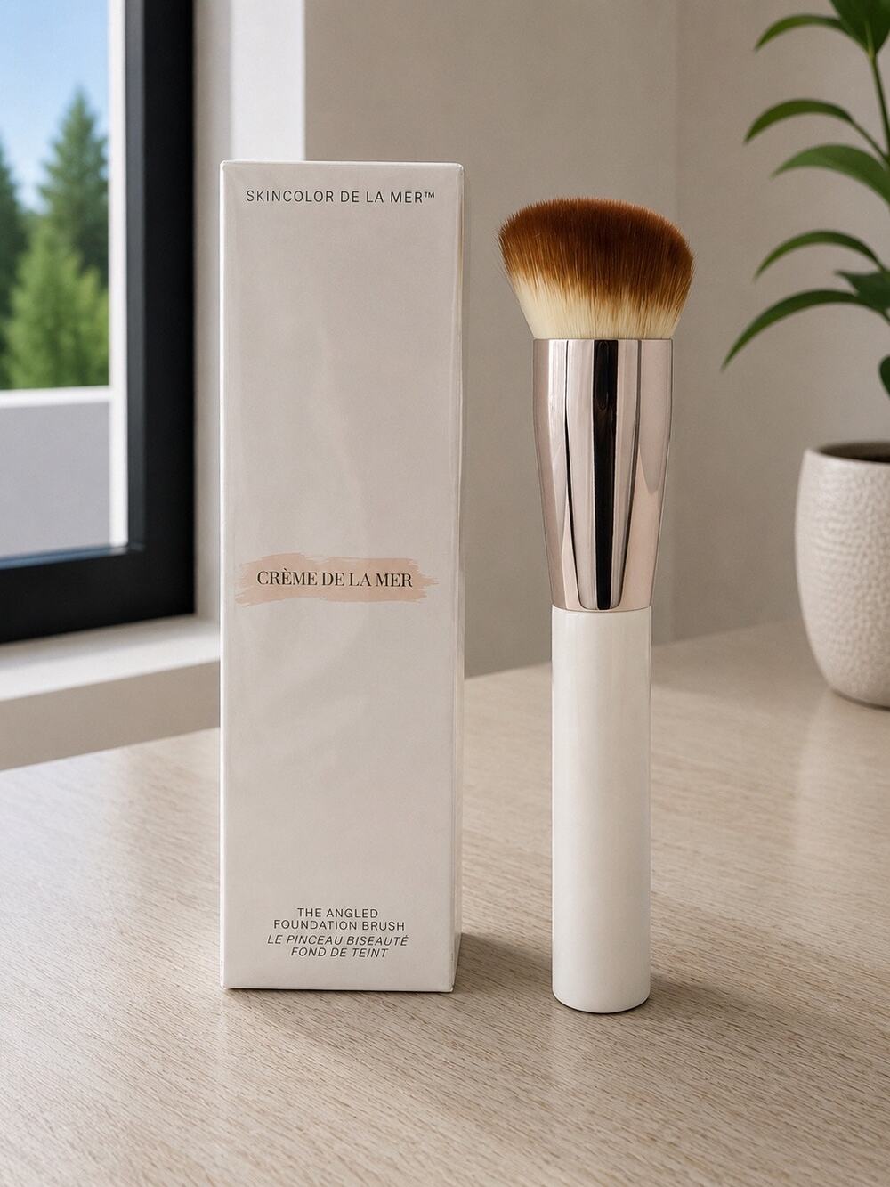 $95 New La Mer Skincolor The Angled Foundation Brush Luxury Makeup Brush Rare